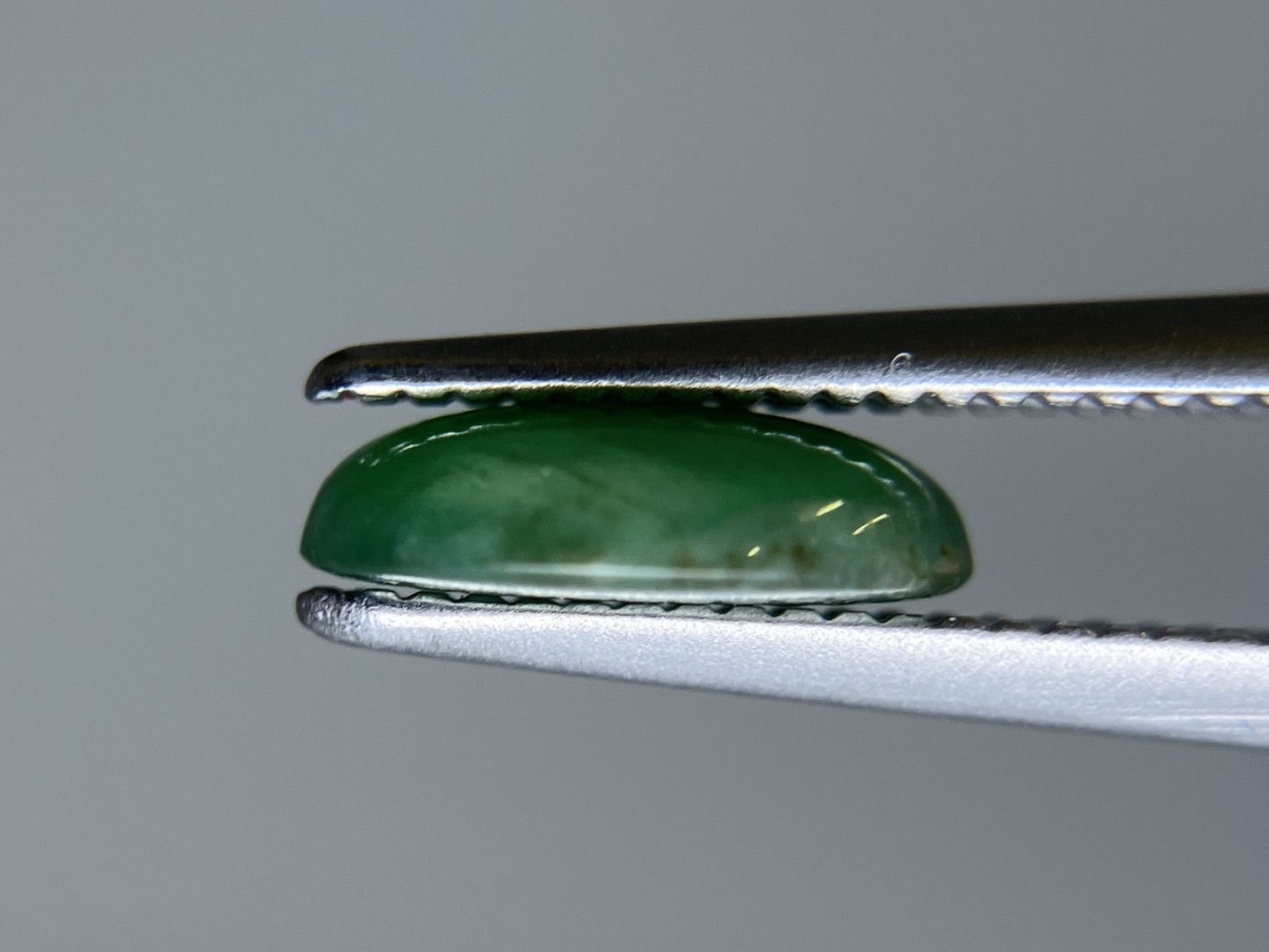 翡翠 1.010ct 宝石ソーティング付き 7.8㎜×5.8㎜×2.2㎜ ルース（ 裸石 ） 4248S