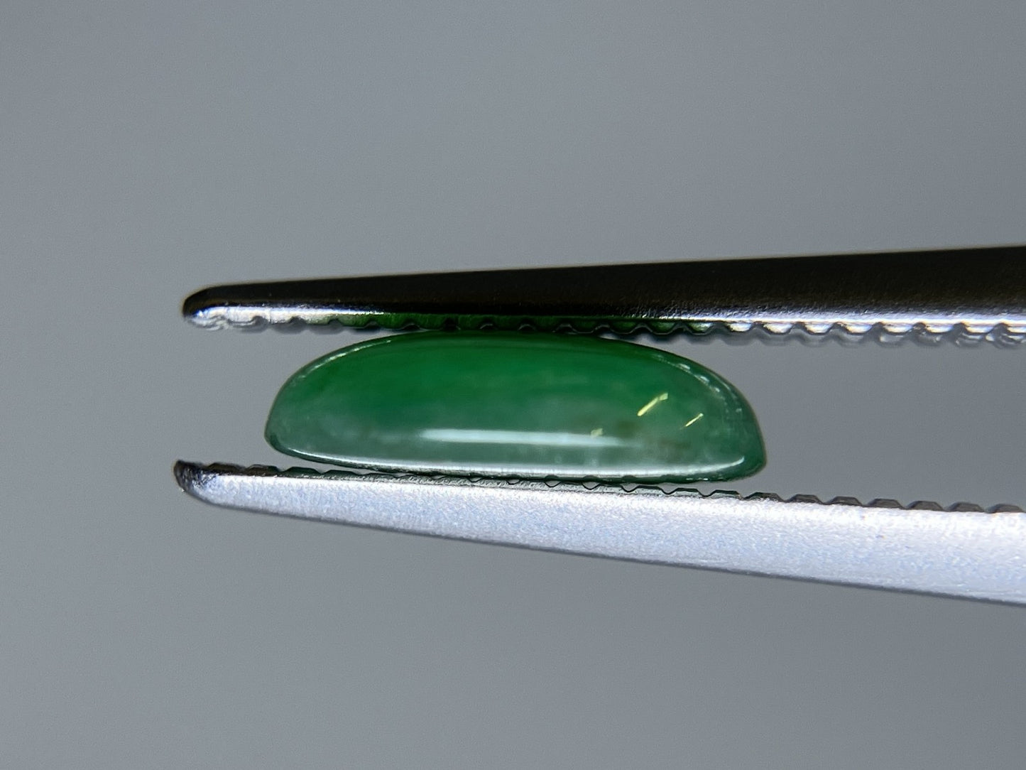 翡翠 1.010ct 宝石ソーティング付き 7.8㎜×5.8㎜×2.2㎜ ルース（ 裸石 ） 4248S