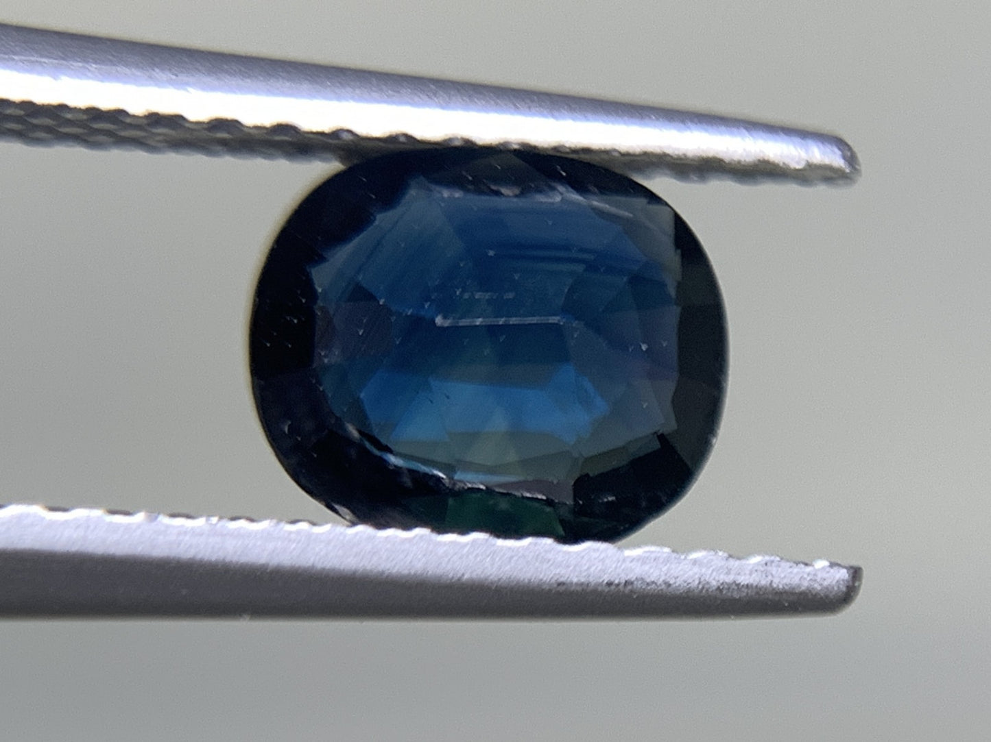サファイア 1.133ct 宝石ソーティング付き  7.0㎜×6.3㎜×2.7㎜   ルース（ 裸石 ） 2338Y