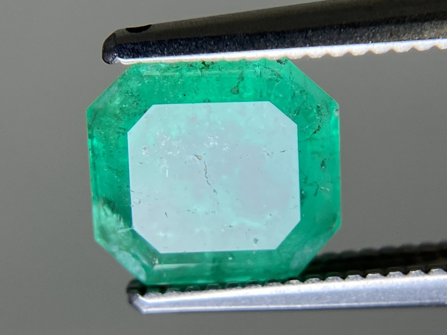 エメラルド 天然 1.500ct 宝石ソーティング付き 6.9㎜×7.3㎜×4.0㎜ ルース（ 裸石 ） 6613YY