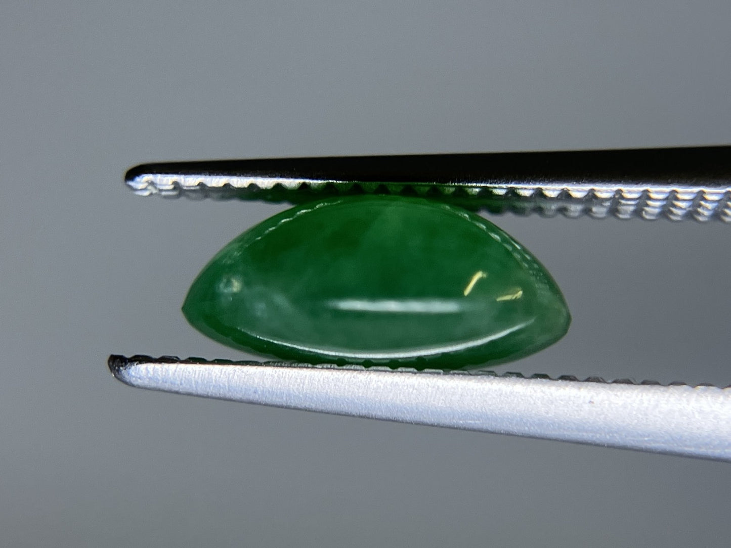 翡翠 2.406ct 宝石ソーティング付き 9.3㎜×7.5㎜×4.0㎜ ルース（ 裸石 ） 4245S