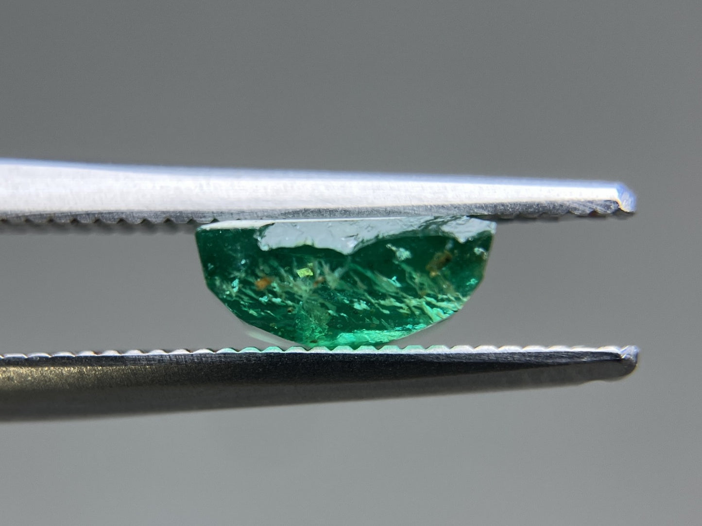 エメラルド 天然 1.581ct 宝石ソーティング付き 7.3㎜×6.8㎜×3.3㎜ ルース（ 裸石 ） 6645YY