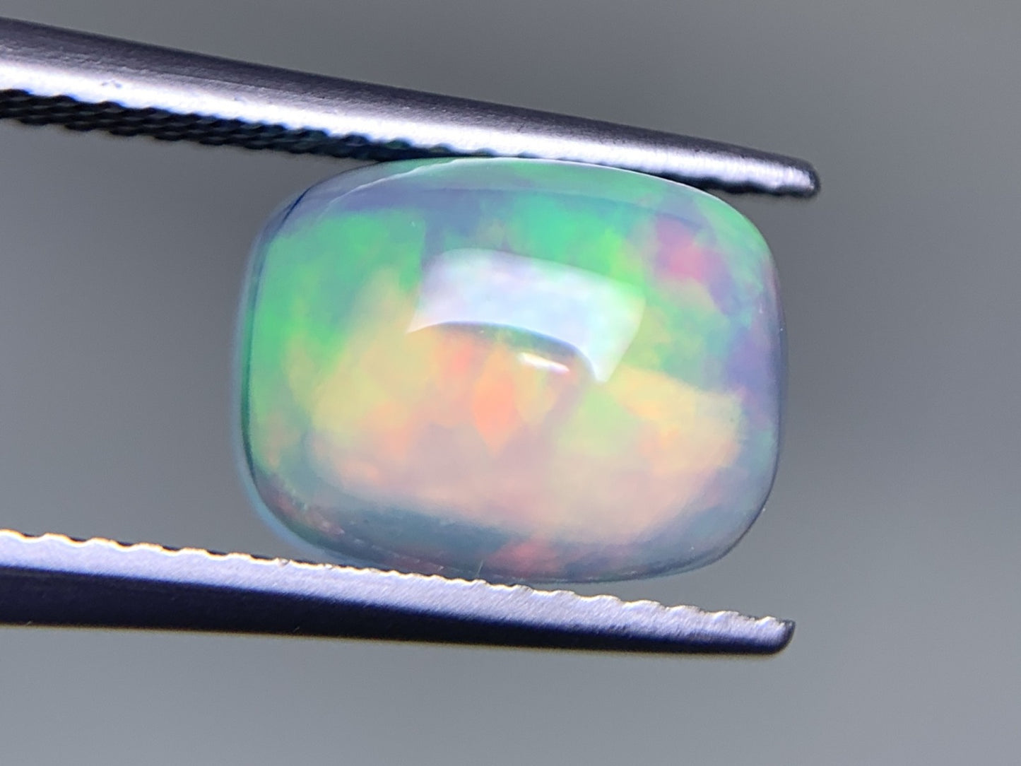 オパール 2.601ct 宝石ソーティング付き  10.8㎜×8.2㎜×4.8㎜  ルース（ 裸石 ） 3370Y