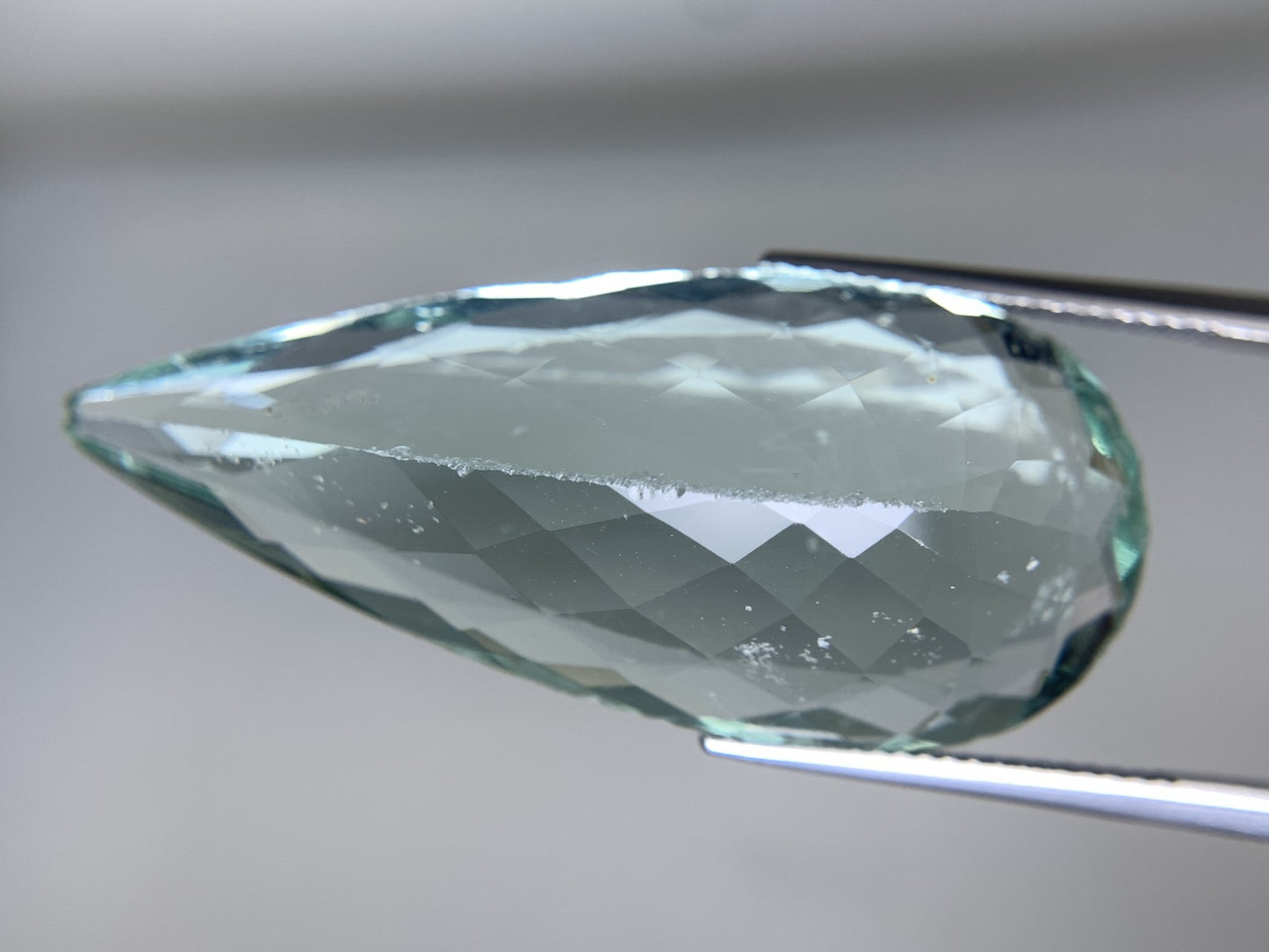 フルオライト 天然 50.755ct 中央宝石ソーティング付き 40.6㎜×18.22㎜×11.02㎜ ルース（ 裸石 ） 5732Y