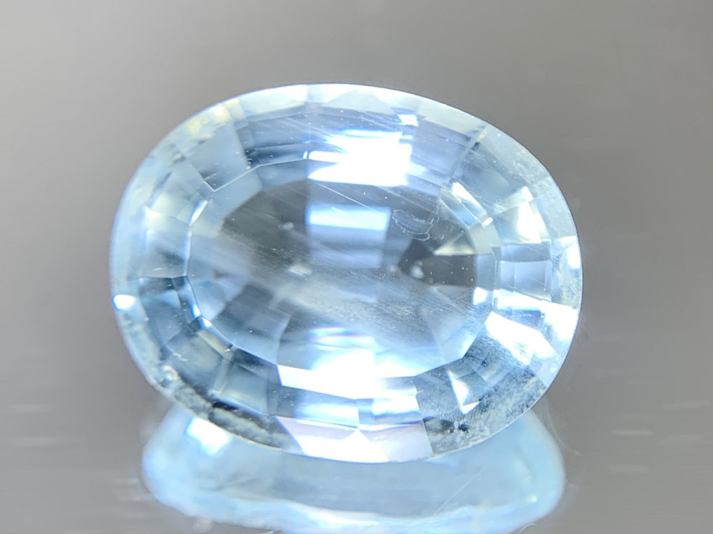 アクアマリン 天然 8.567ct 宝石ソーティング付き 15.1㎜×12.1㎜×7.6㎜ ルース（ 裸石 ） 7597Y