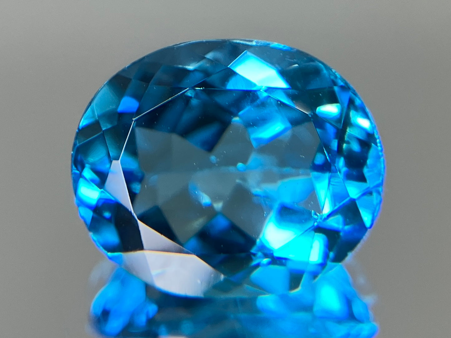 ブルートパーズ 天然 6.286ct 宝石ソーティング付き 12.1㎜×9.9㎜×6.3㎜ ルース（ 裸石 ） 6669YY