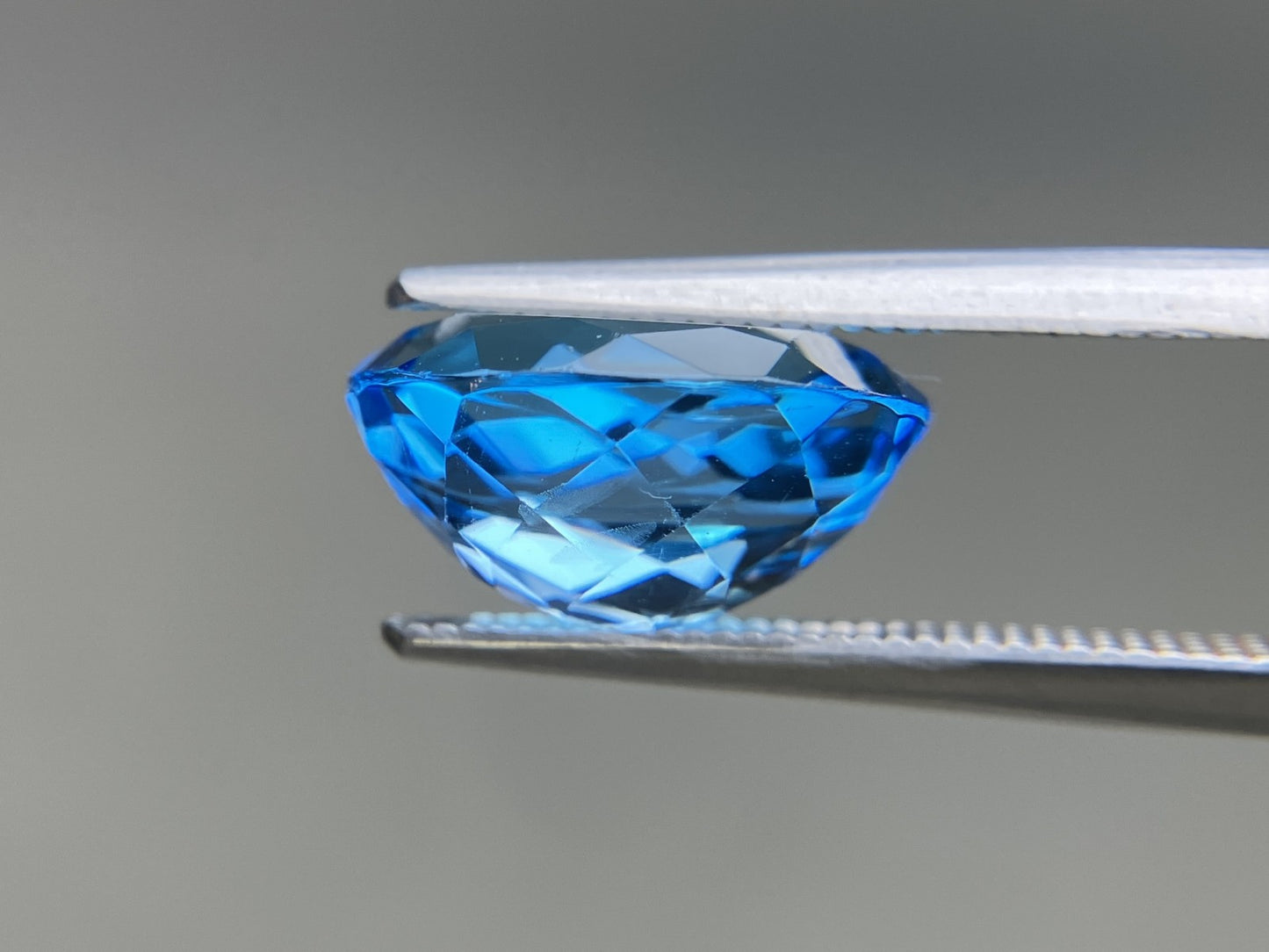 ブルートパーズ 天然 6.286ct 宝石ソーティング付き 12.1㎜×9.9㎜×6.3㎜ ルース（ 裸石 ） 6669YY