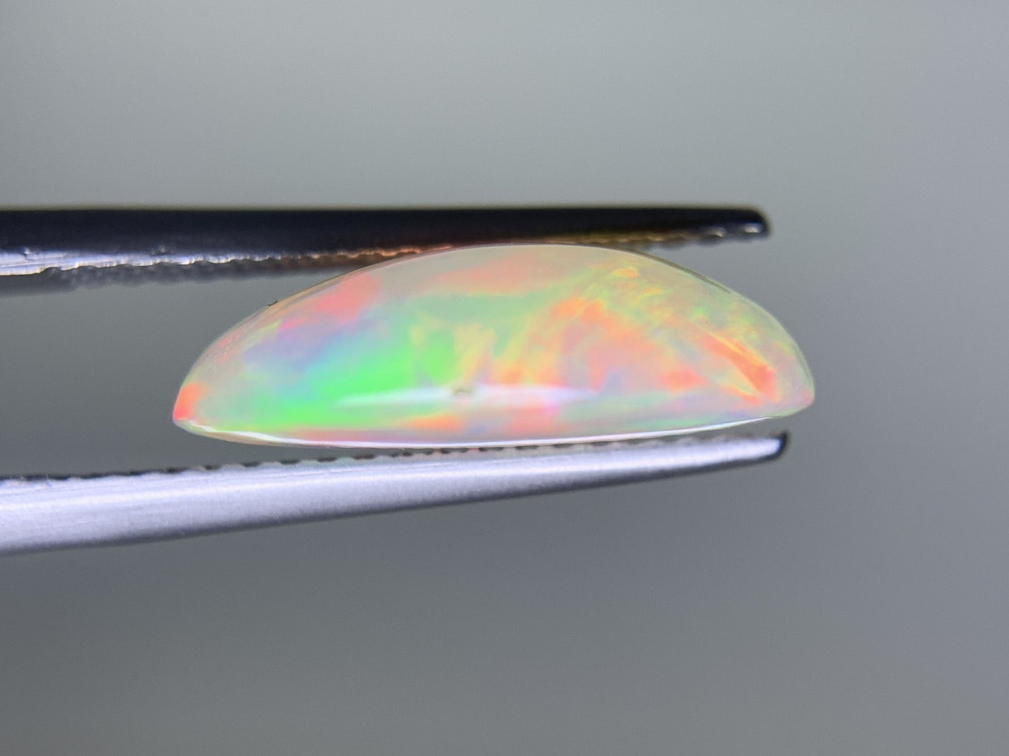 オパール 3.216ct 宝石ソーティング付き  14.7㎜×10.2㎜×4.7㎜  ルース（ 裸石 ） 3373Y