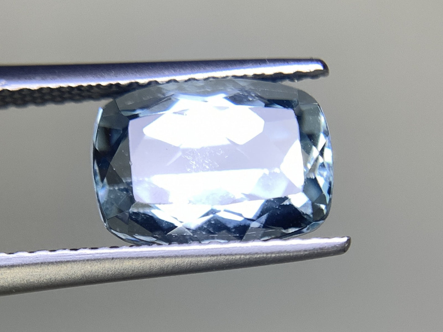 アクアマリン 3.45ct 宝石ソーティング付き  10.4㎜×7.7㎜×6.3㎜   ルース（ 裸石 ） 1231Y