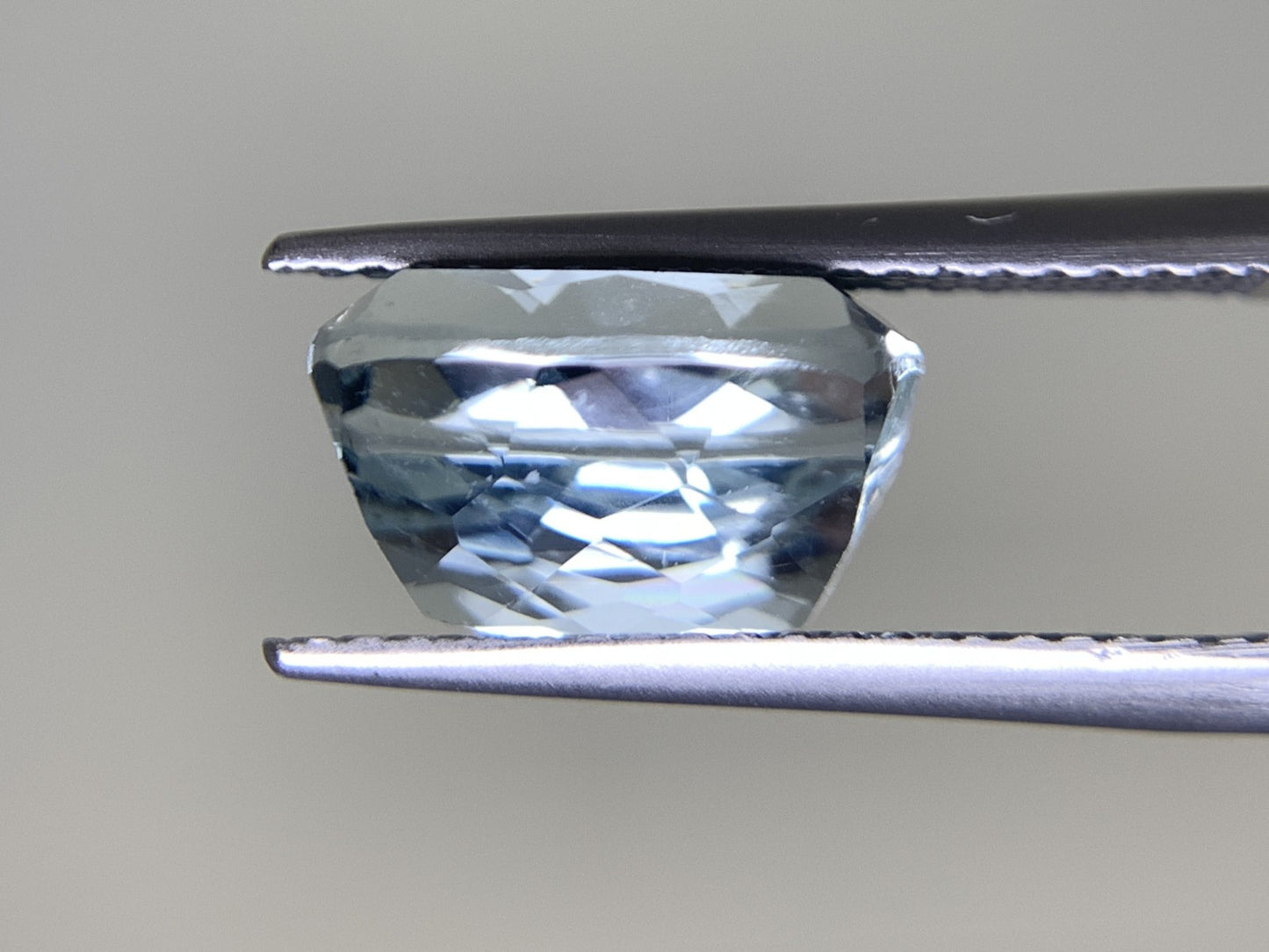 アクアマリン 3.45ct 宝石ソーティング付き  10.4㎜×7.7㎜×6.3㎜   ルース（ 裸石 ） 1231Y