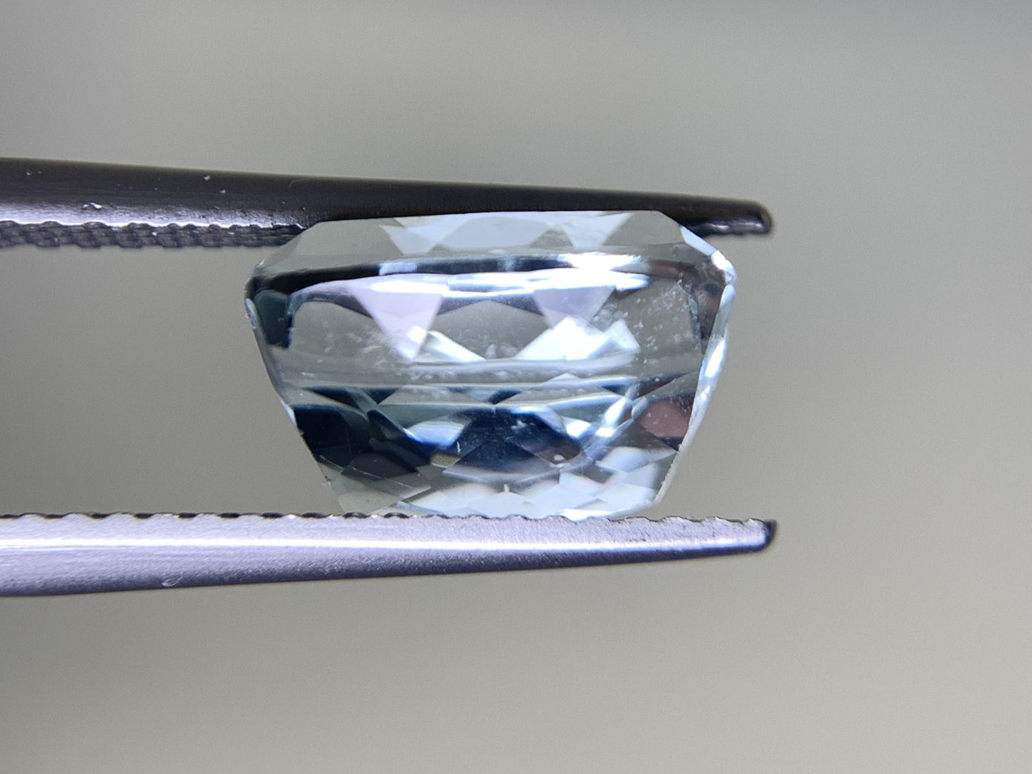 アクアマリン 3.45ct 宝石ソーティング付き  10.4㎜×7.7㎜×6.3㎜   ルース（ 裸石 ） 1231Y