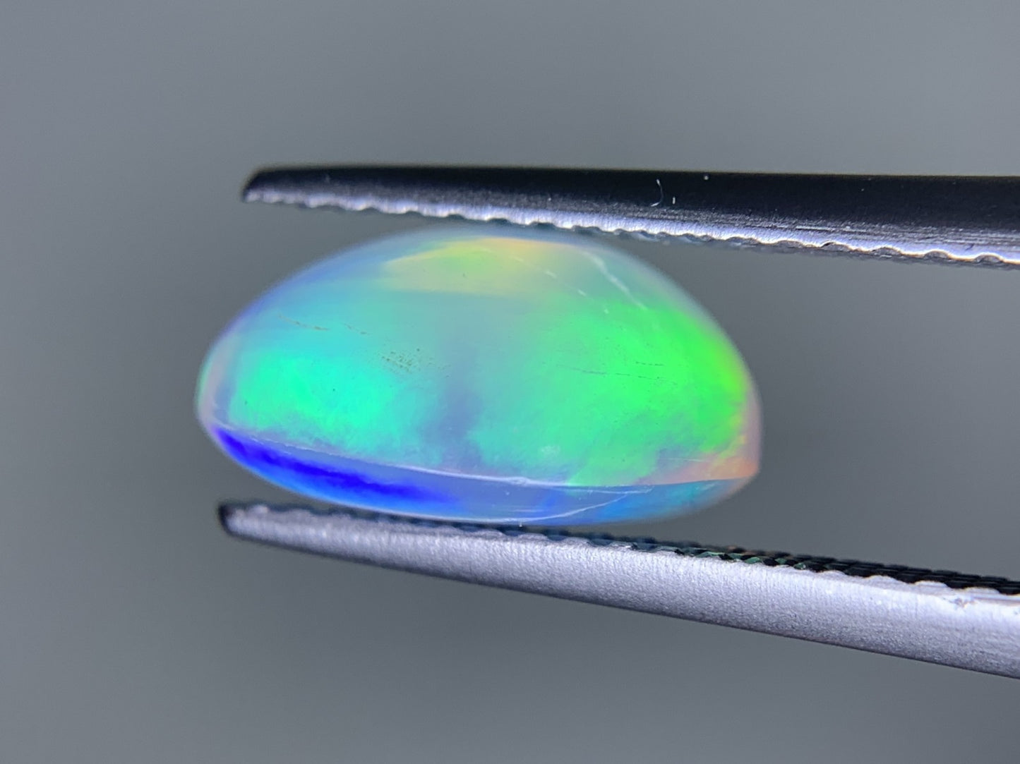 オパール 2.343ct  宝石ソーティング付き  10.8㎜×8.4㎜×5.6㎜  ルース（ 裸石 ） 4323Y