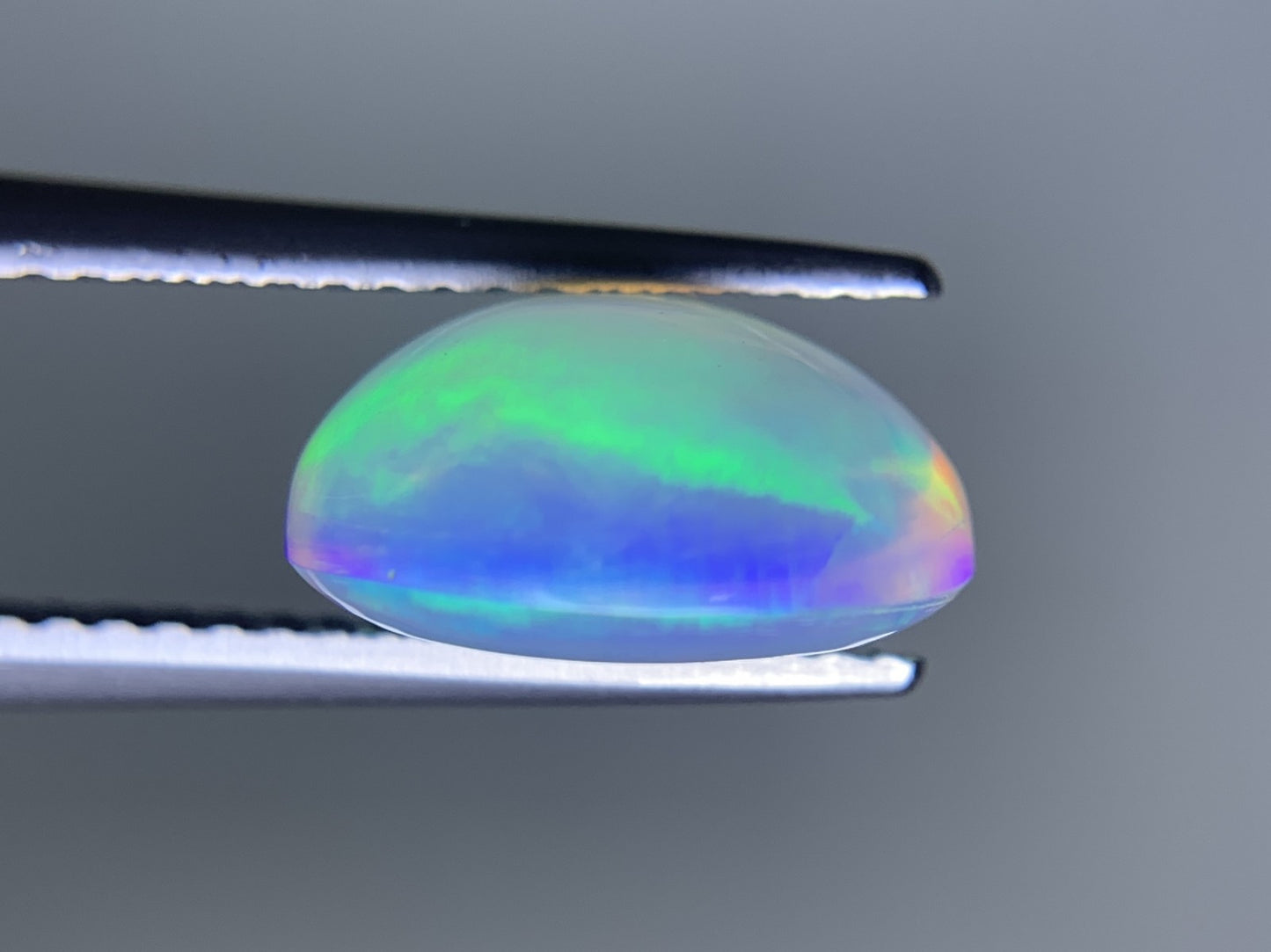 オパール 2.343ct  宝石ソーティング付き  10.8㎜×8.4㎜×5.6㎜  ルース（ 裸石 ） 4323Y