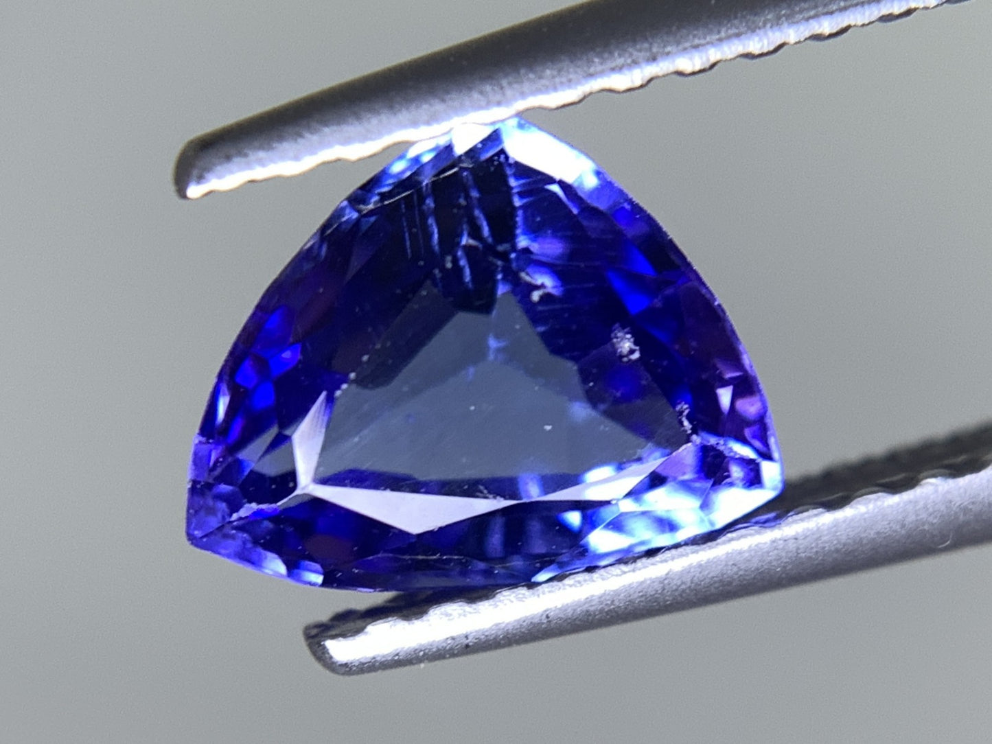 タンザナイト 天然 1.267ct 宝石ソーティング付き 7.3㎜×6.1㎜×3.9㎜ ルース（ 裸石 ） 5826Y