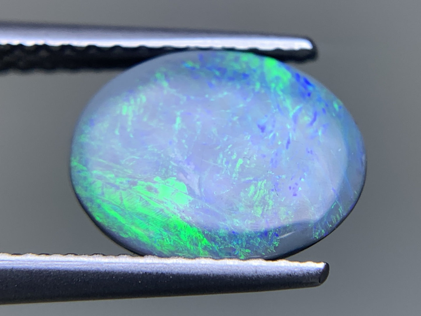 ブラックオパール 天然 1.612ct 中央宝石ソーティング付き 10.0㎜×7.8㎜×3.2㎜ ルース（ 裸石 ） 7534Y