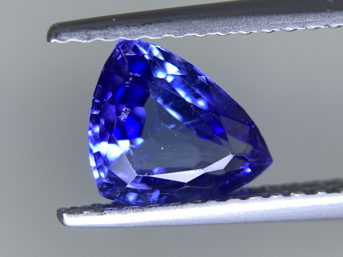 タンザナイト 天然 1.267ct 宝石ソーティング付き 7.3㎜×6.1㎜×3.9㎜ ルース（ 裸石 ） 5826Y