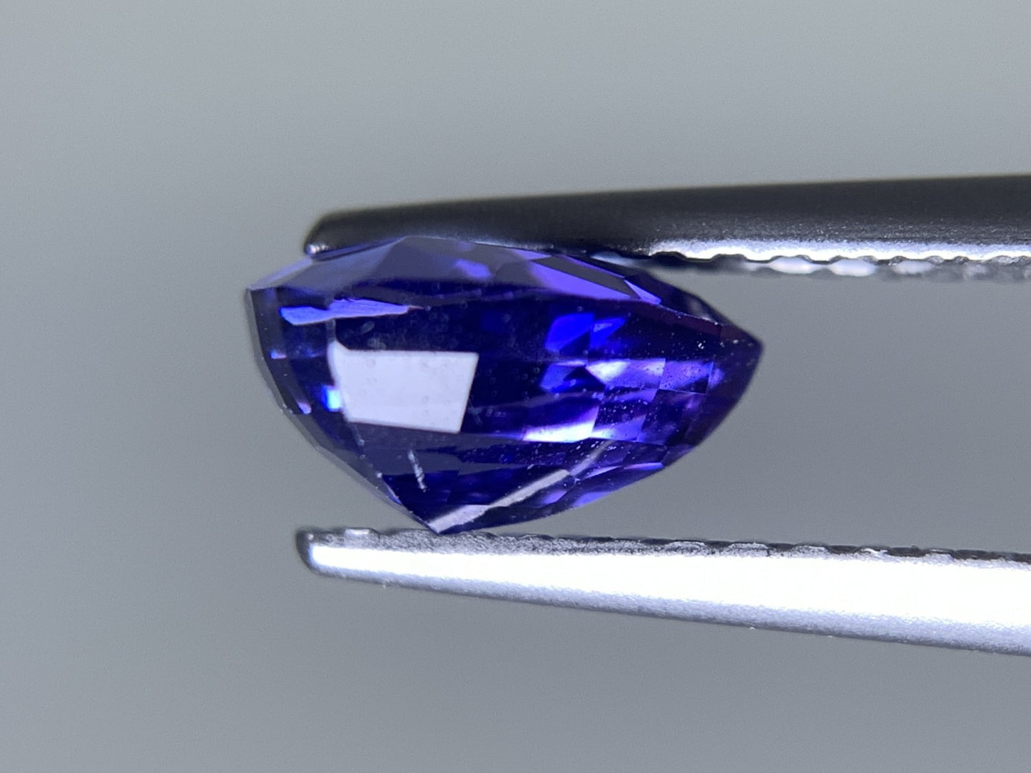 タンザナイト 天然 1.267ct 宝石ソーティング付き 7.3㎜×6.1㎜×3.9㎜ ルース（ 裸石 ） 5826Y