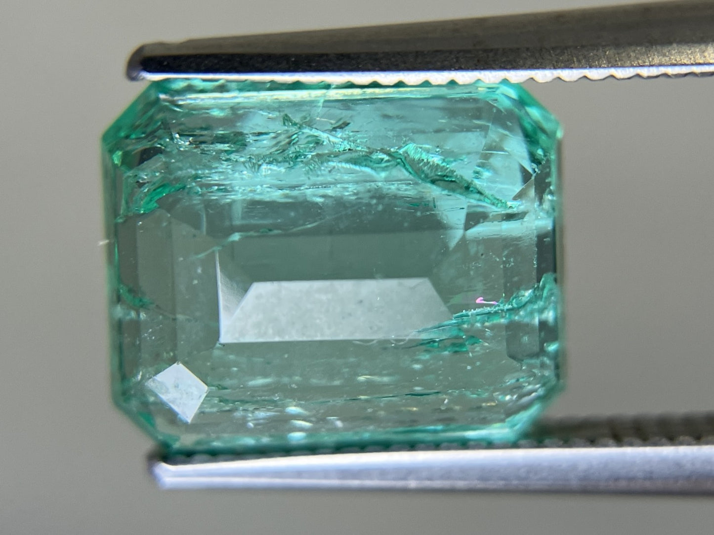 エメラルド 天然 4.685ct 中央宝石ソーティング付き 11.06㎜×9.10㎜×5.48㎜ ルース（ 裸石 ） 6695YY