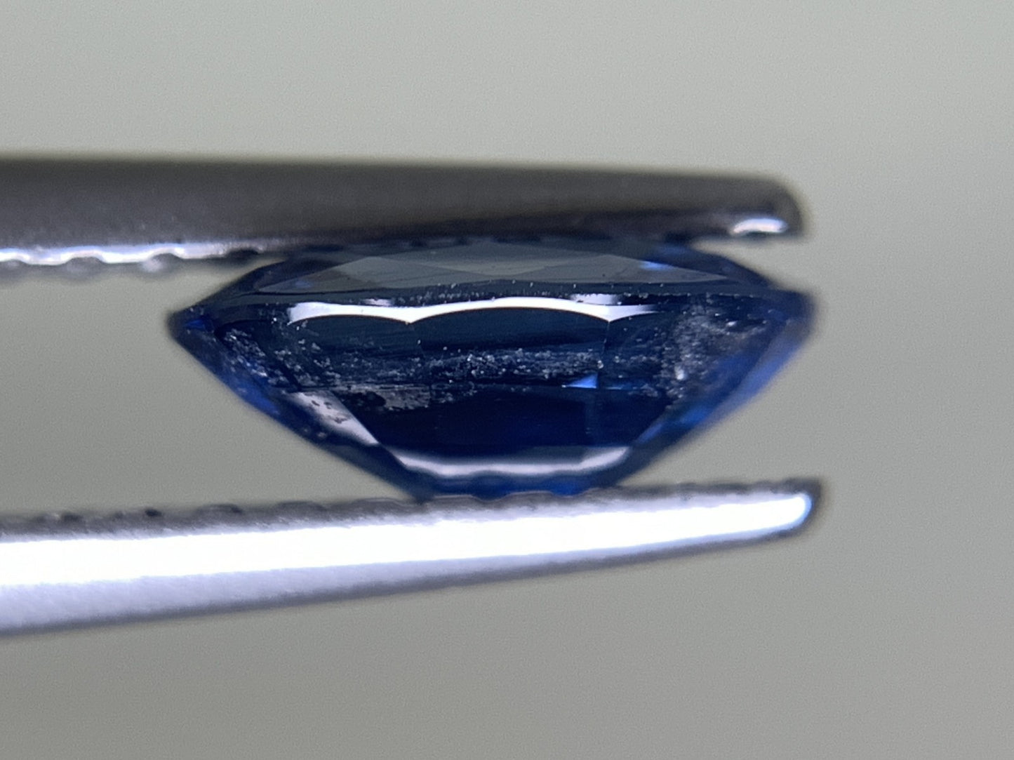 サファイア 天然  0.996ct  宝石ソーティング付き  7.1㎜×5.3㎜×2.8㎜ ルース（ 裸石 ）  5787Y