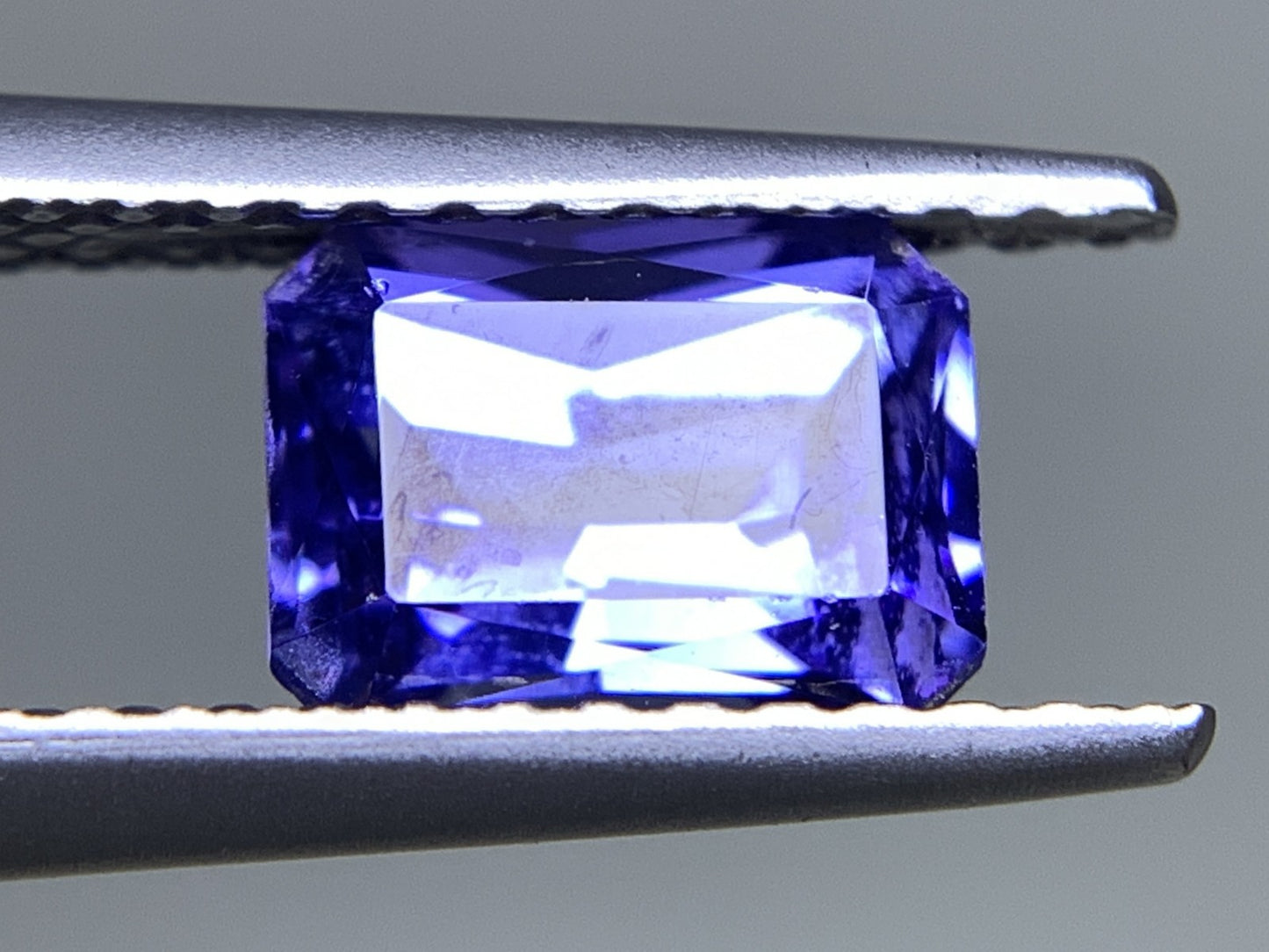 タンザナイト 天然 1.219ct 宝石ソーティング付き 6.7㎜×5.1㎜×4.0㎜ ルース（ 裸石 ） 6759Y