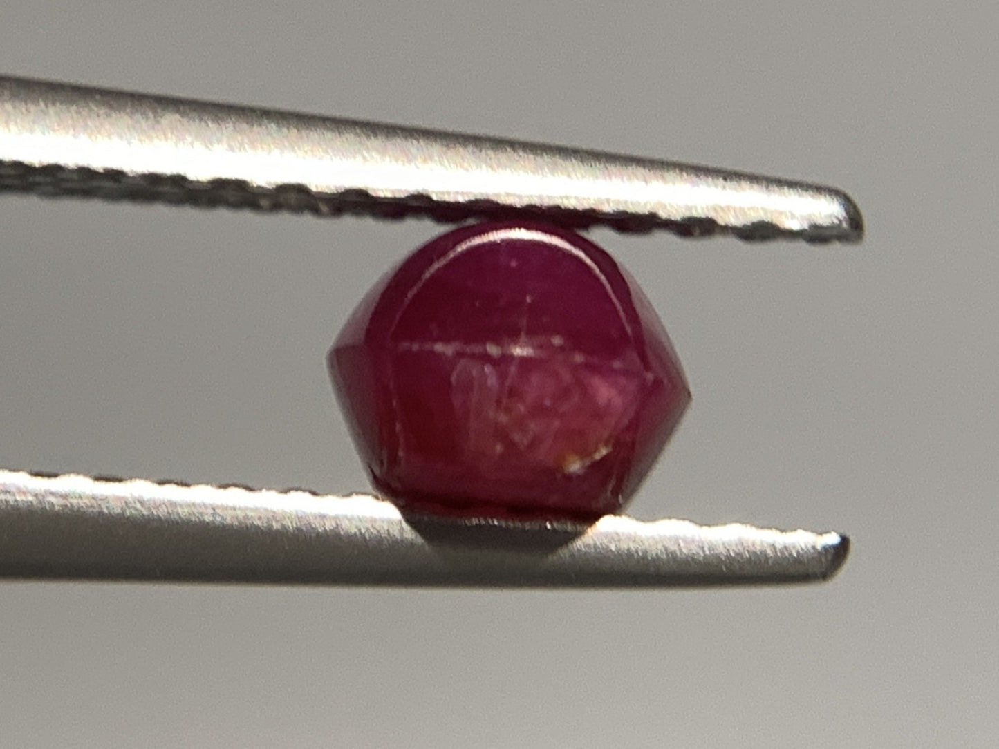 スターサファイア 1.480ct  宝石ソーティング付き  6.9㎜×5.1㎜×4.0㎜  ルース（ 裸石 ） 2735Y