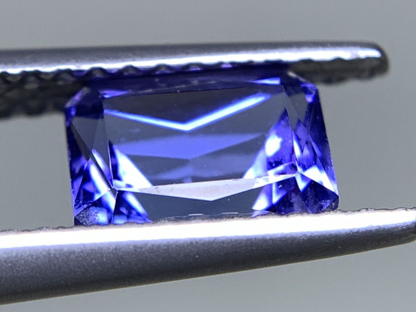タンザナイト 天然 1.219ct 宝石ソーティング付き 6.7㎜×5.1㎜×4.0㎜ ルース（ 裸石 ） 6759Y
