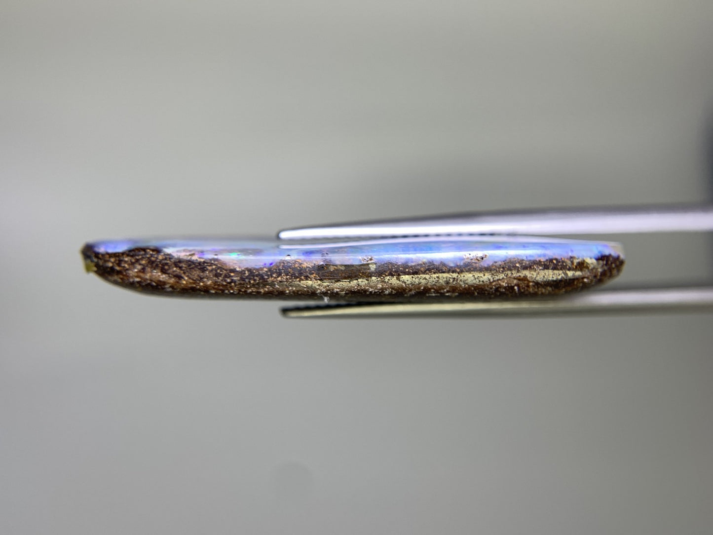 ボルダーオパール 27.439ct 宝石ソーティング付き  39.0㎜×15.8㎜×4.6㎜   ルース（ 裸石 ） 2386Y