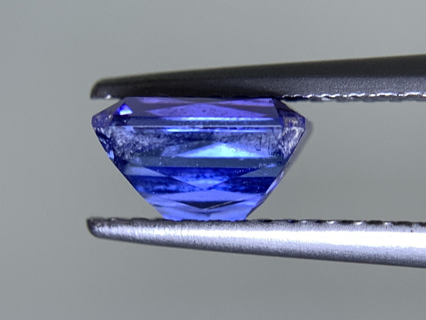 タンザナイト 天然 1.219ct 宝石ソーティング付き 6.7㎜×5.1㎜×4.0㎜ ルース（ 裸石 ） 6759Y