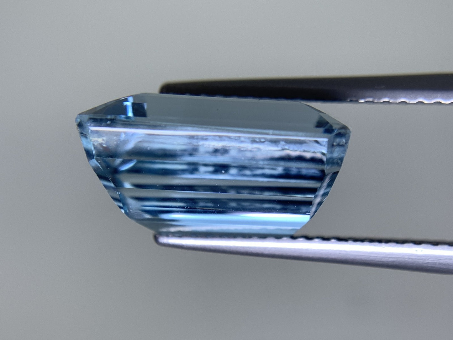 ブルートパーズ 天然  13.512ct  宝石ソーティング付き  13.7㎜×12.2㎜×7.6㎜ ルース（ 裸石 ）  5832Y