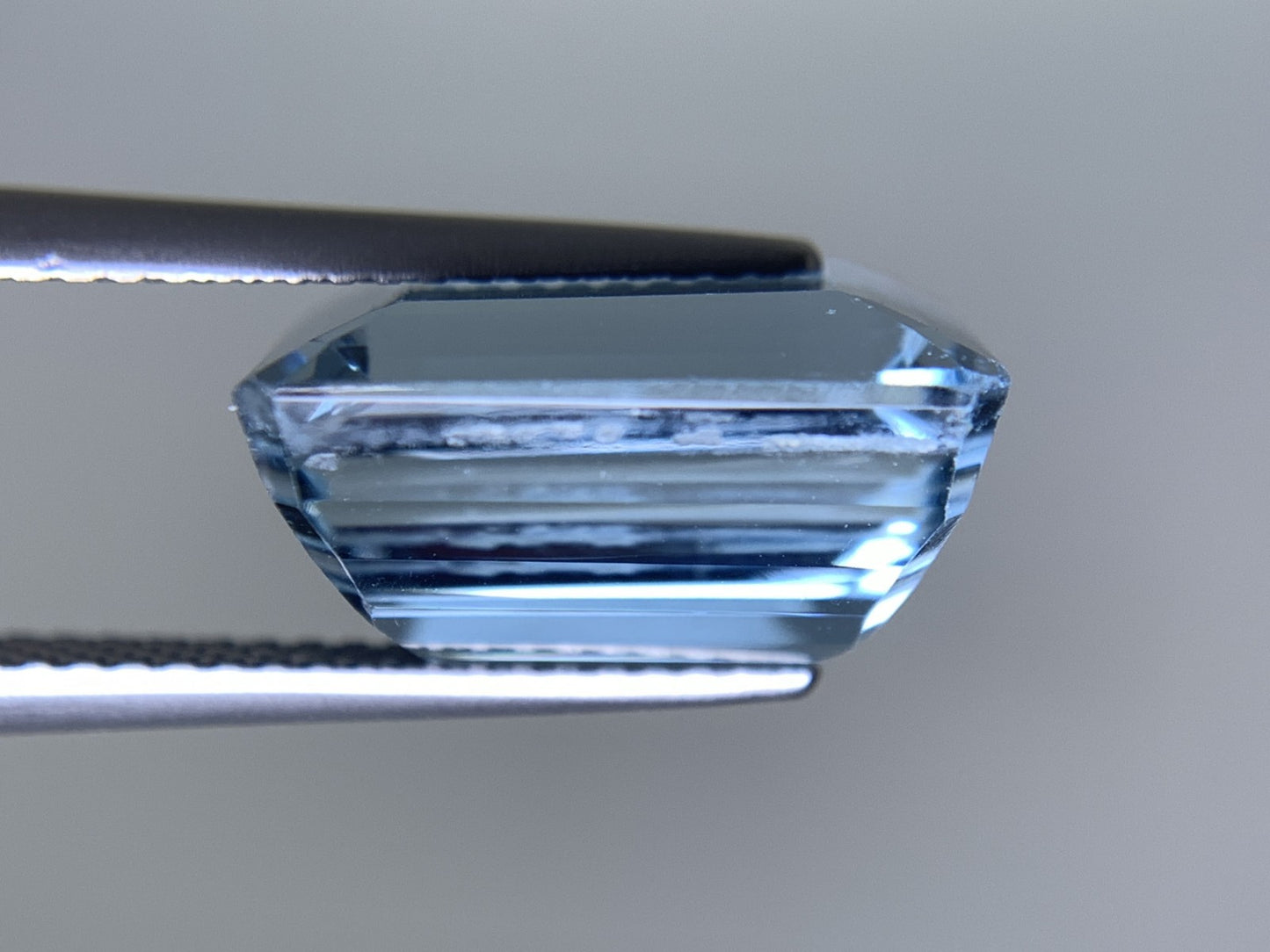 ブルートパーズ 天然  13.512ct  宝石ソーティング付き  13.7㎜×12.2㎜×7.6㎜ ルース（ 裸石 ）  5832Y