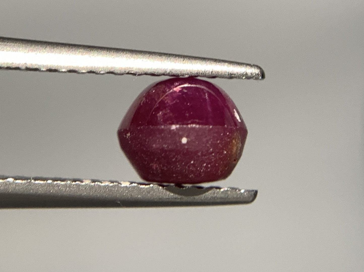 スターサファイア 2.115ct  宝石ソーティング付き  6.8㎜×6.0㎜×4.9㎜  ルース（ 裸石 ） 2720Y