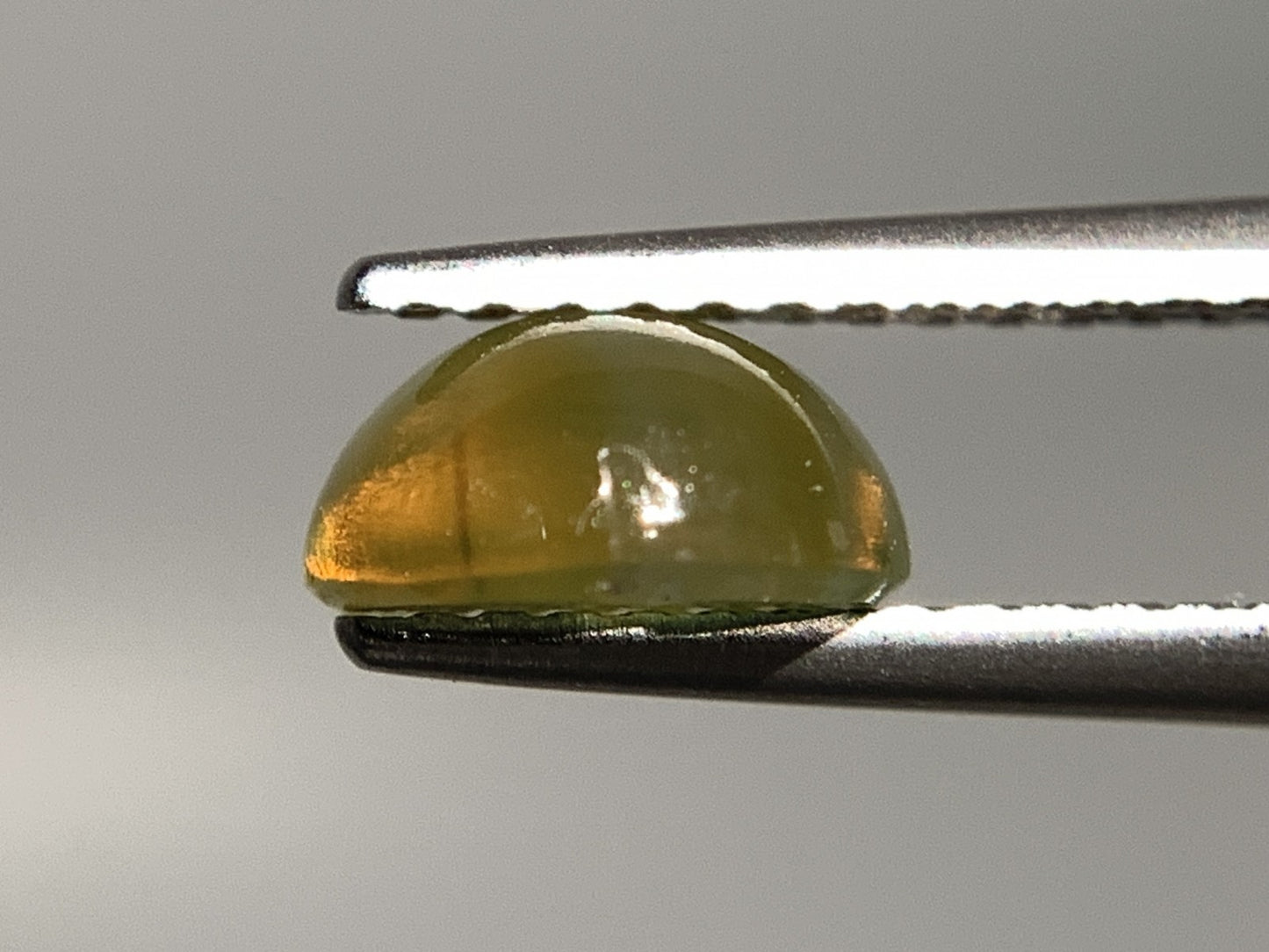 クリソベリルキャッツアイ 天然 1.749ct 宝石ソーティング付き 7.2㎜×6.7㎜×3.6㎜ ルース（ 裸石 ） 6729Y