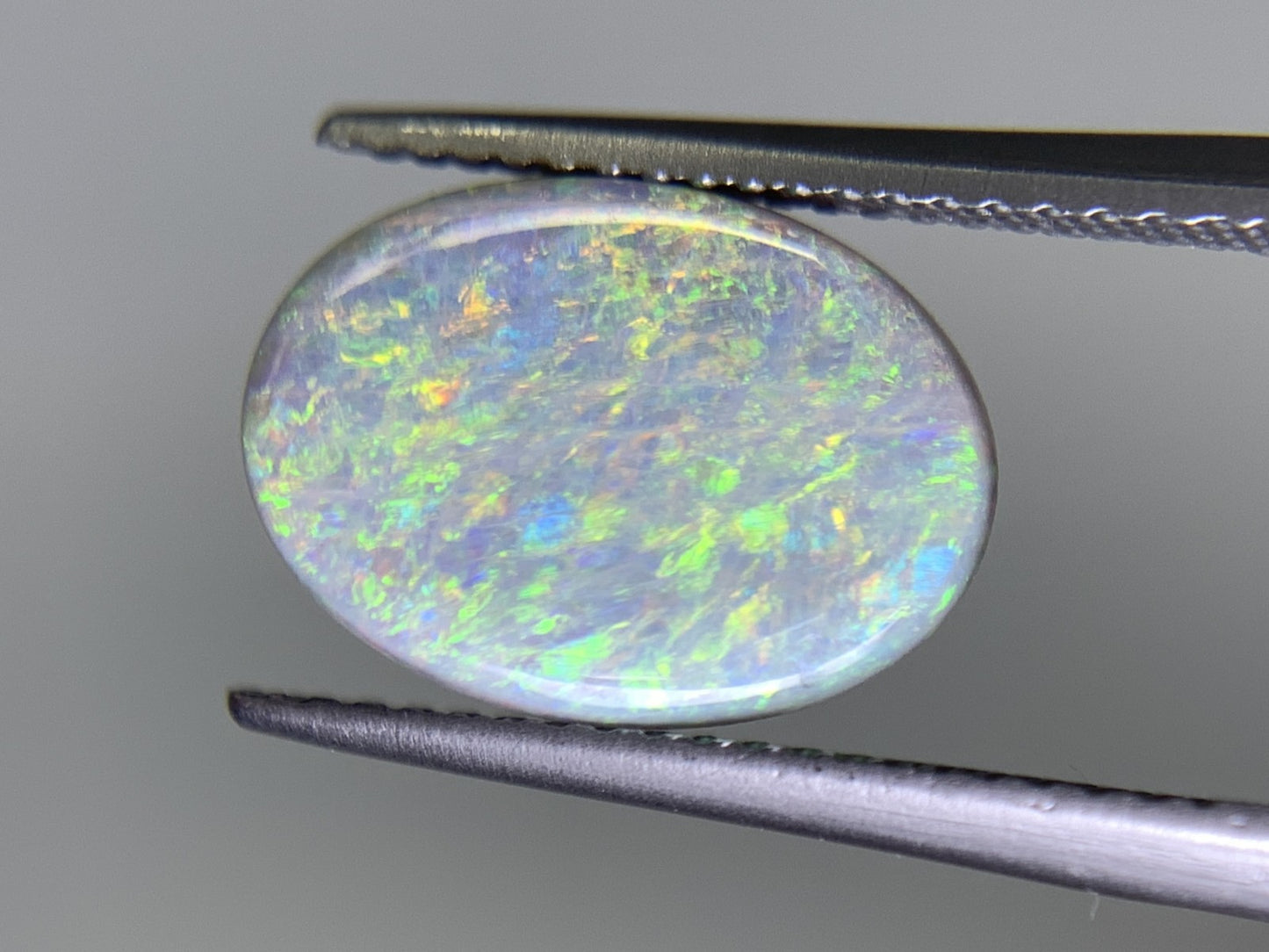 ブラックオパール 2.703ct 宝石ソーティング付き  12.6㎜×9.3㎜×3.3㎜   ルース（ 裸石 ） 2351Y