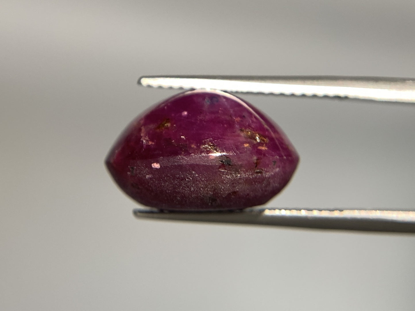 スタールビー 19.936ct  宝石ソーティング付き  15.7㎜×13.1㎜×9.8㎜  天然 ルース（ 裸石 ） 4891Y