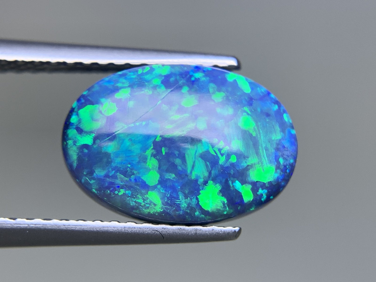 ブラックオパール(両面遊色) 天然 3.405ct カン有り 中央宝石ソーティング付き 12.4㎜×8.5㎜×5.1㎜ ルース（ 裸石 ） 7547Y