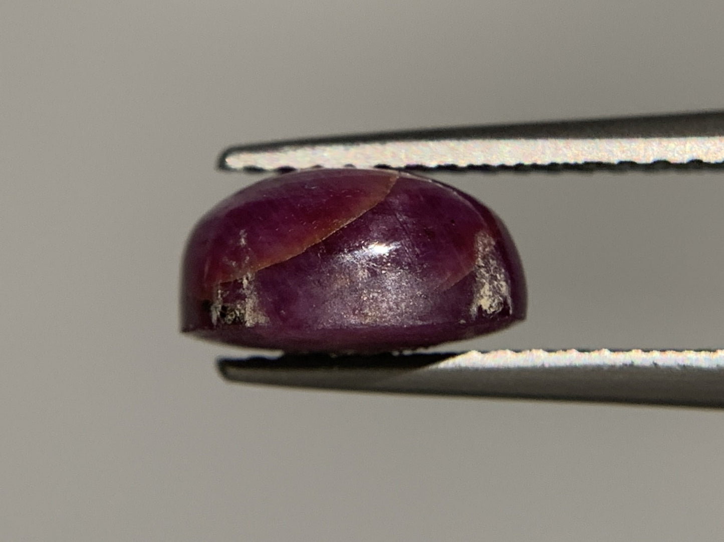 スタールビー　3.825ct　宝石ソーティング付き　9.2㎜×7.0㎜×4.9㎜　ルース（ 裸石 ） 1800Y