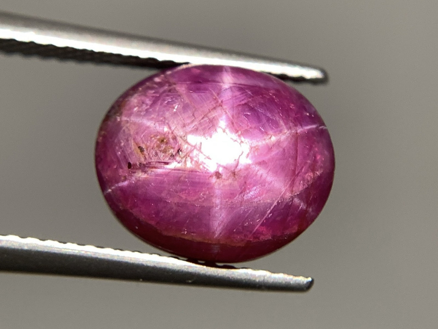 スタールビー 天然 8.082ct 宝石ソーティング付き 11.0㎜×9.4㎜×6.7㎜ ルース（ 裸石 ） 6751Y
