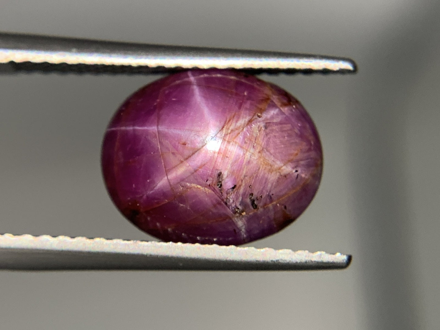 スタールビー　5.947ct　宝石ソーティング付き　10.9㎜×9.0㎜×5.7㎜　ルース（ 裸石 ）　1835Y