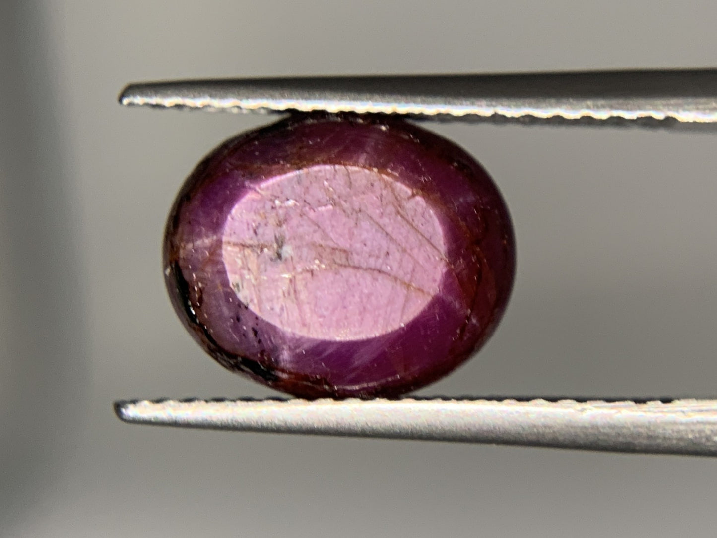 スタールビー　5.947ct　宝石ソーティング付き　10.9㎜×9.0㎜×5.7㎜　ルース（ 裸石 ）　1835Y