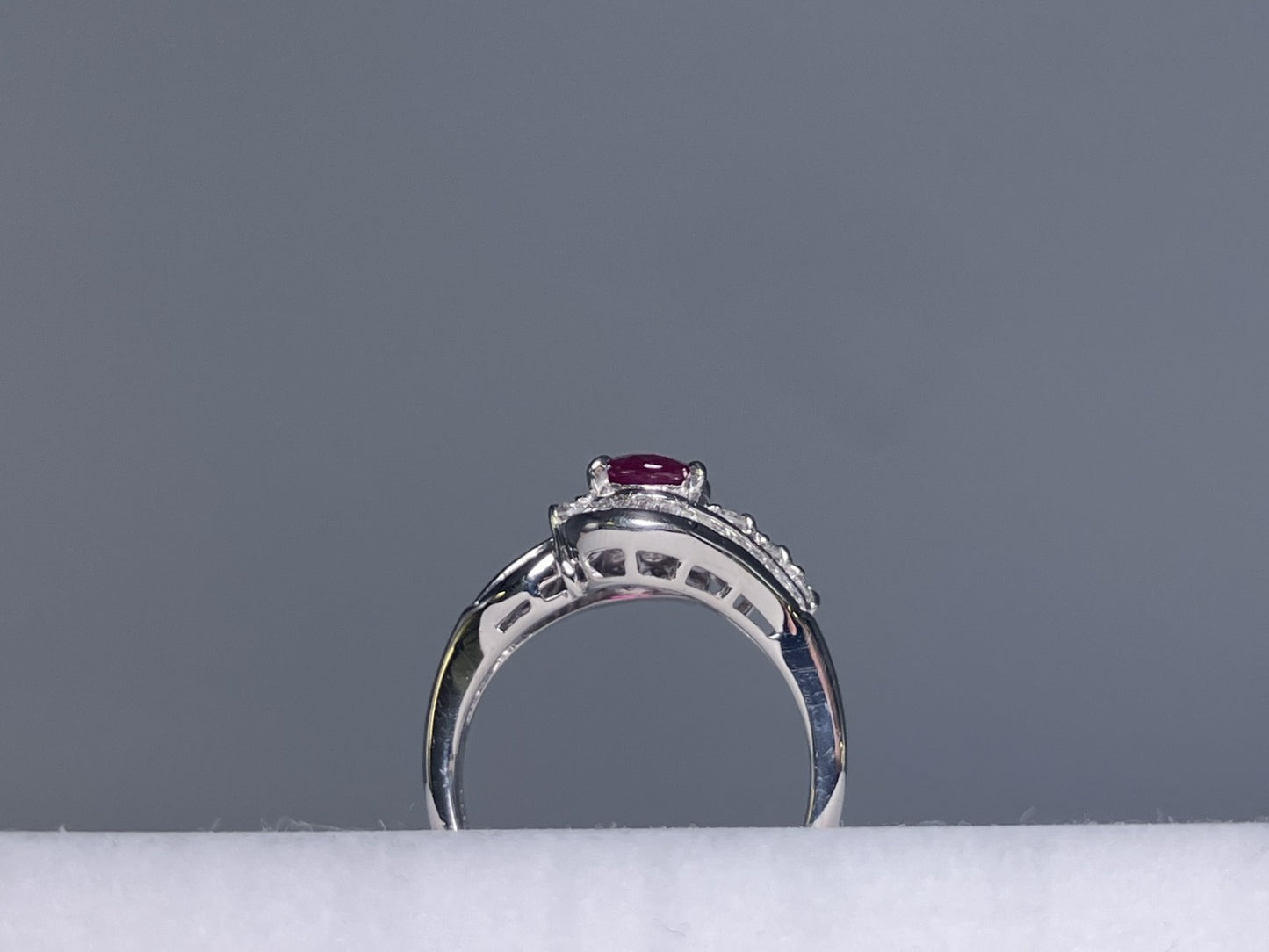 ルビー 1.03ct Pigeon Blood Myanmar AIGS 宝石鑑別書付き  7.33㎜×5.22㎜×2.79㎜ PT900 7.3g リング メレダイヤ 0.79ct 1226S