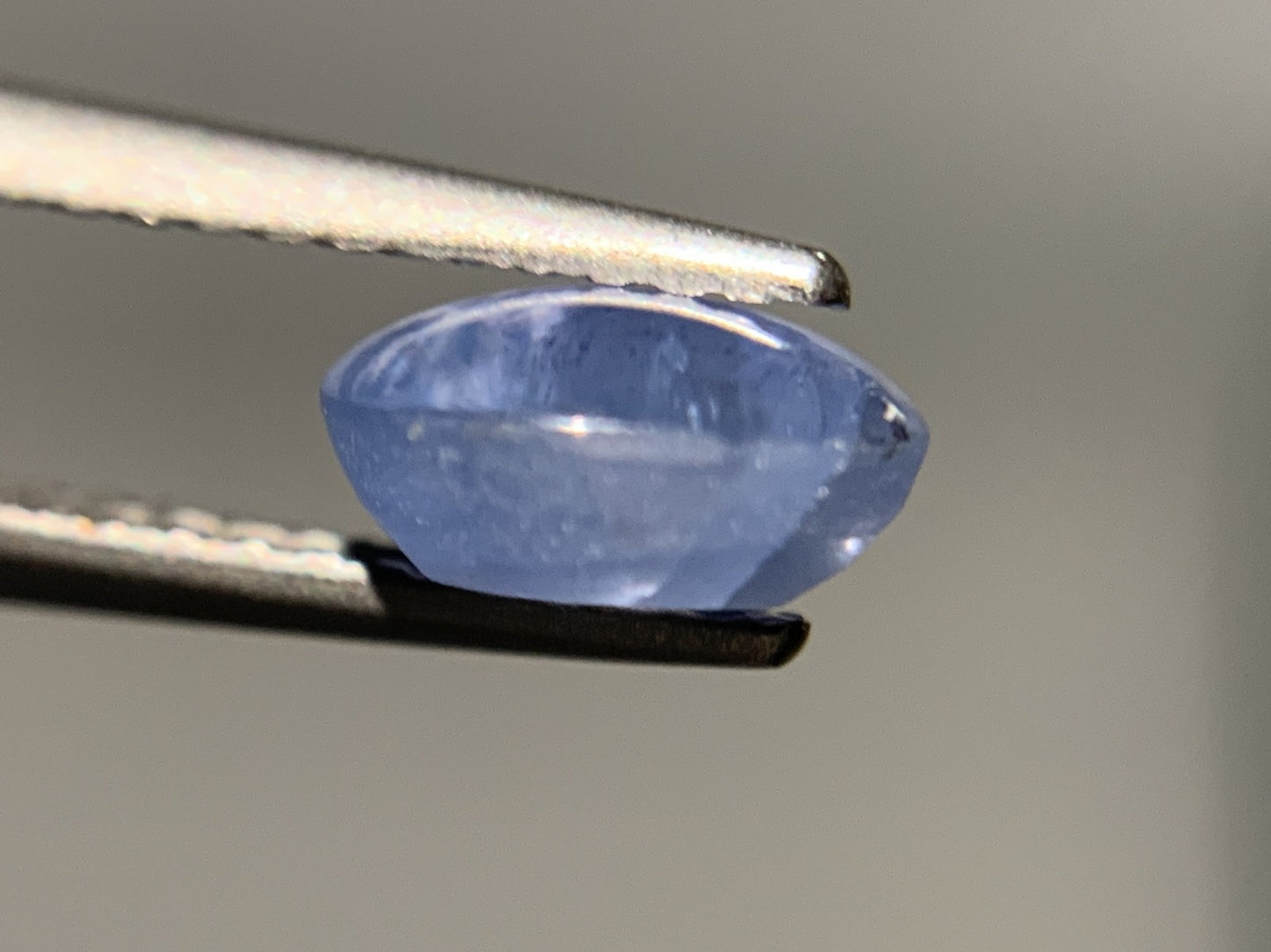 スターサファイア　1.628ct　宝石ソーティング付き　6.9㎜×6.2㎜×3.5㎜　ルース（ 裸石 ）　 1796Y