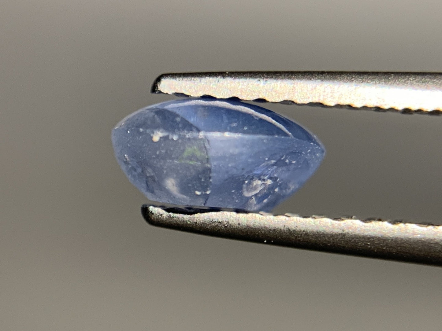 スターサファイア　1.628ct　宝石ソーティング付き　6.9㎜×6.2㎜×3.5㎜　ルース（ 裸石 ）　 1796Y
