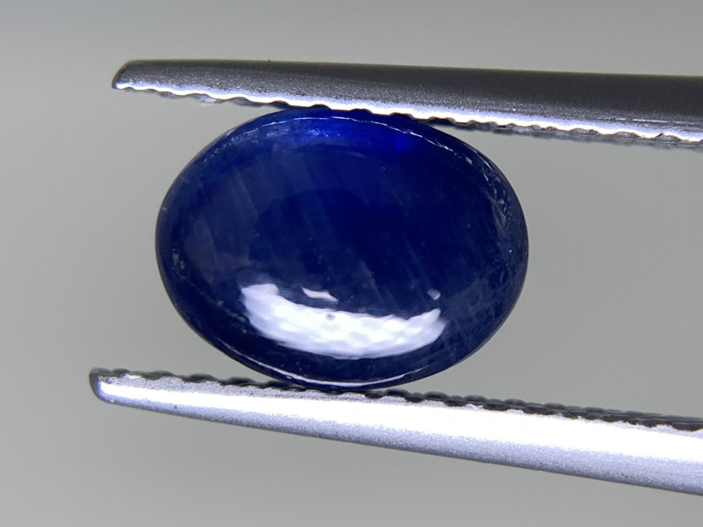 サファイア 2.131ct 宝石ソーティング付き  7.8㎜×6.0㎜×4.1㎜   ルース（ 裸石 ） 2373Y