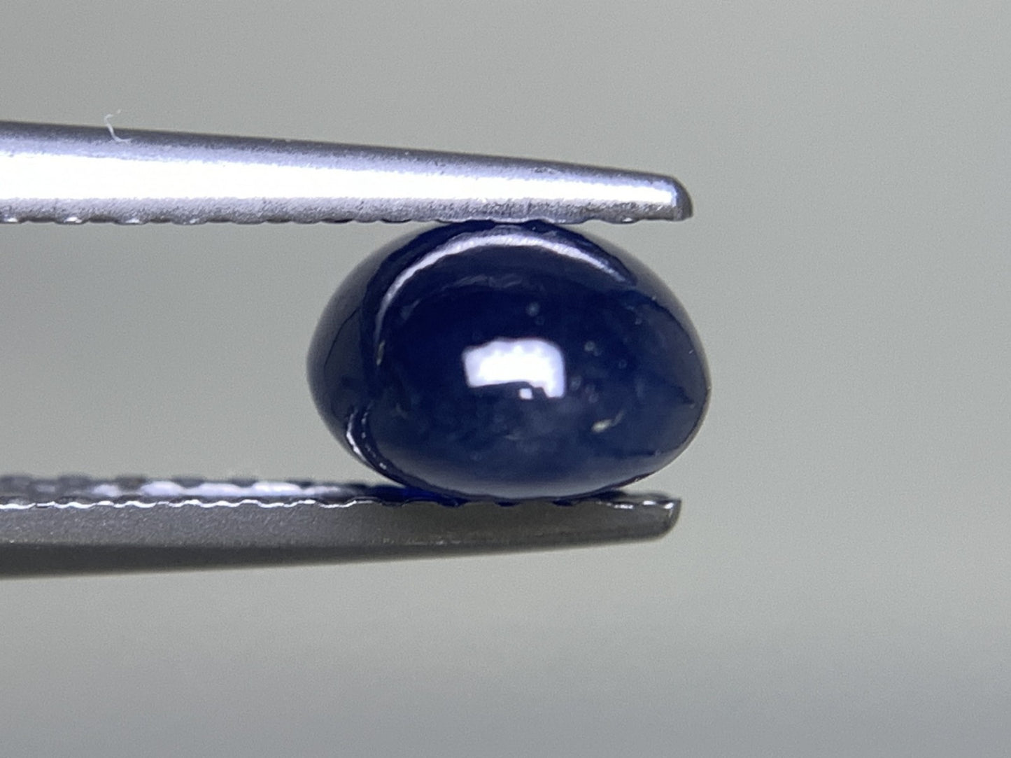 サファイア 2.131ct 宝石ソーティング付き  7.8㎜×6.0㎜×4.1㎜   ルース（ 裸石 ） 2373Y