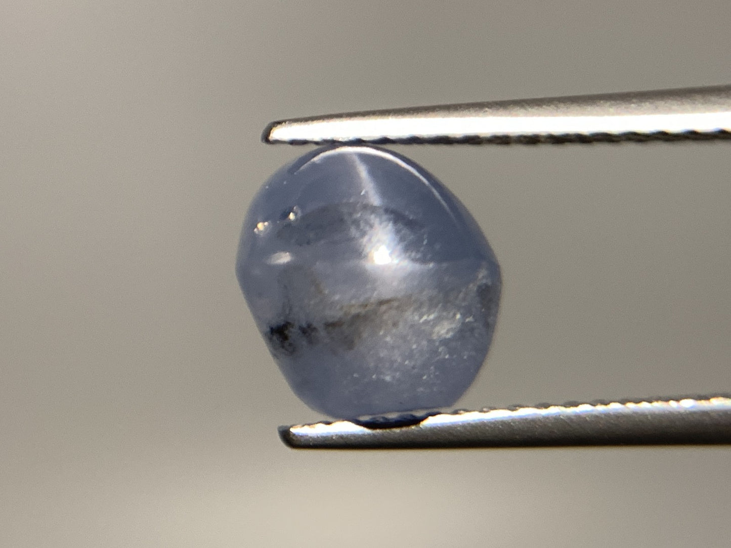 スターサファイア 天然 6.661ct 中央宝石ソーティング付き 9.5㎜×8.0㎜×8.3㎜ ルース（ 裸石 ） 6654Y