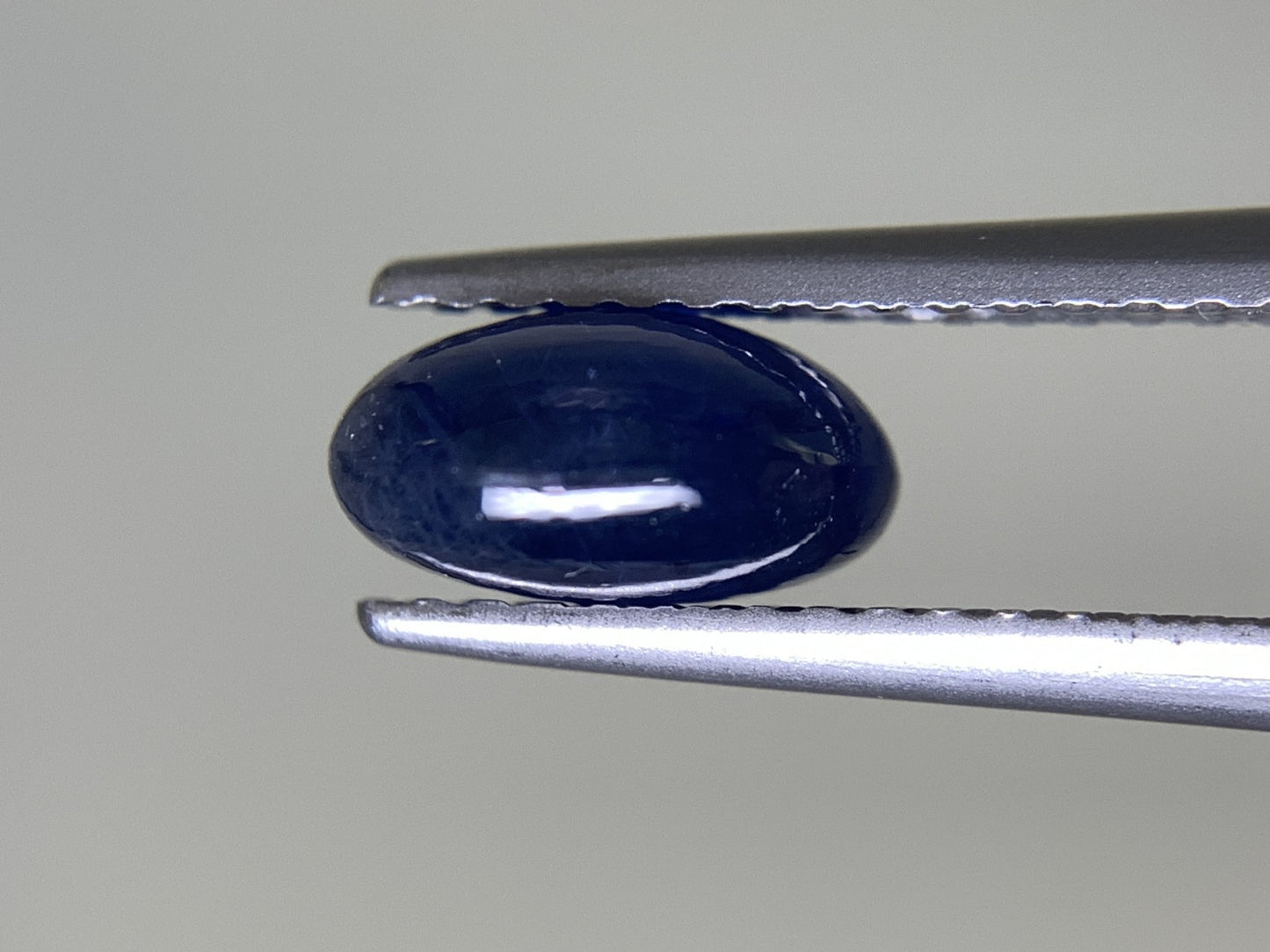 サファイア 2.131ct 宝石ソーティング付き  7.8㎜×6.0㎜×4.1㎜   ルース（ 裸石 ） 2373Y