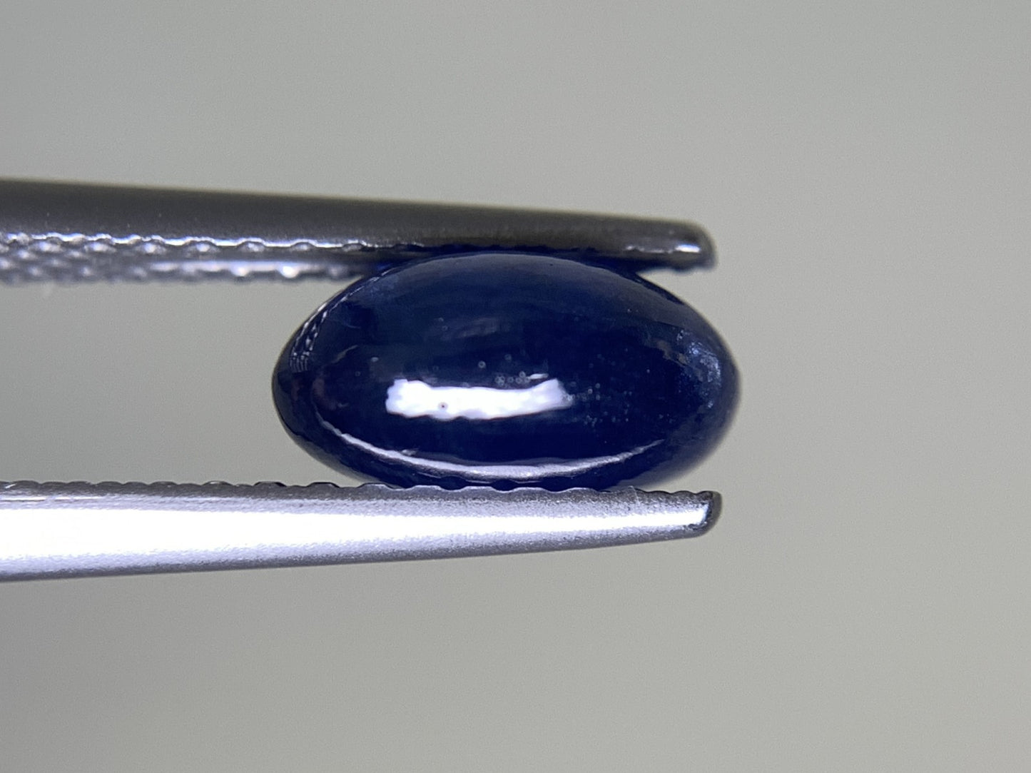 サファイア 2.131ct 宝石ソーティング付き  7.8㎜×6.0㎜×4.1㎜   ルース（ 裸石 ） 2373Y