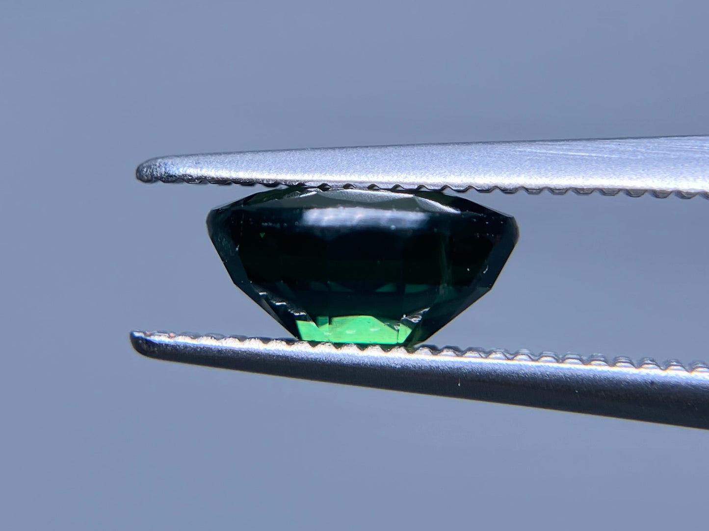 サファイア 1.916ct 宝石ソーティング付き 7.8㎜×6.1㎜×4.0㎜ ルース（ 裸石 ） 4029S