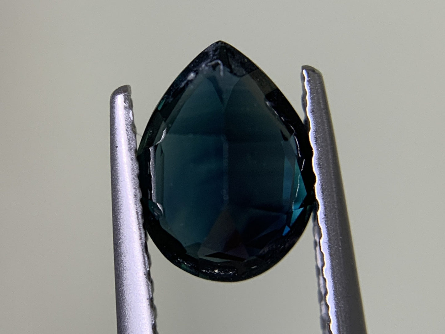 サファイア 1.268ct 宝石ソーティング付き  7.6㎜×5.9㎜×3.6㎜  ルース（ 裸石 ） 3201Y