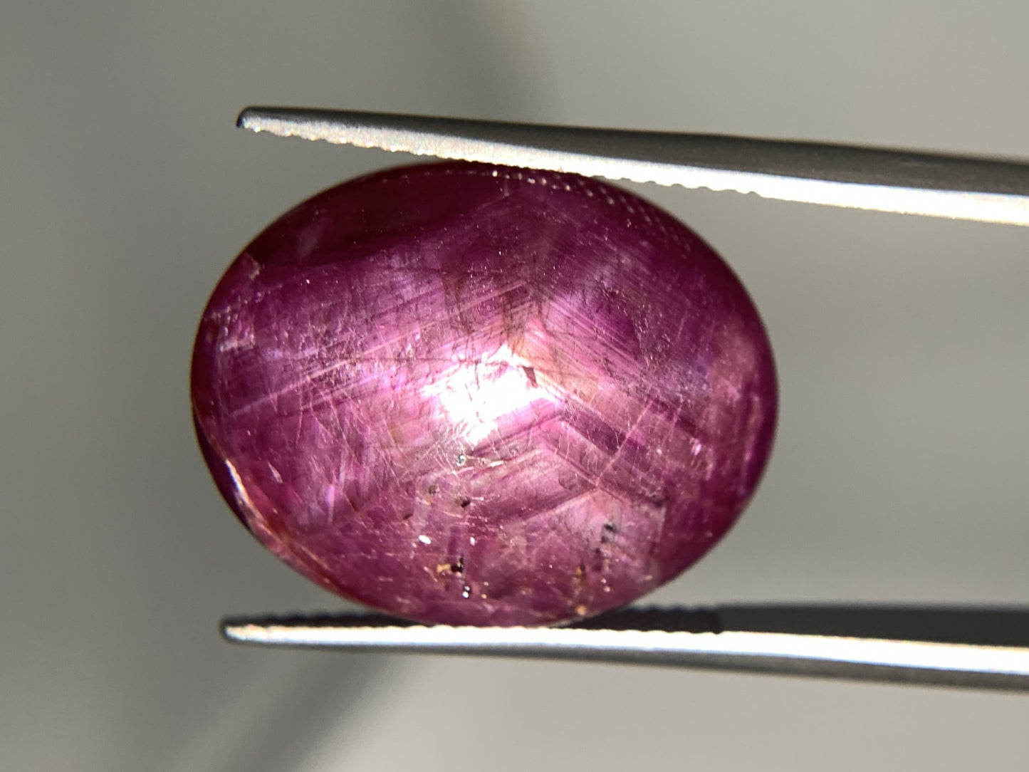 スタールビー 天然  33.411ct  宝石ソーティング付き  19.4㎜×15.8㎜×9.2㎜ ルース（ 裸石 ）  5697Y